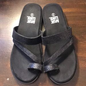 Sparkly Black Sandlas